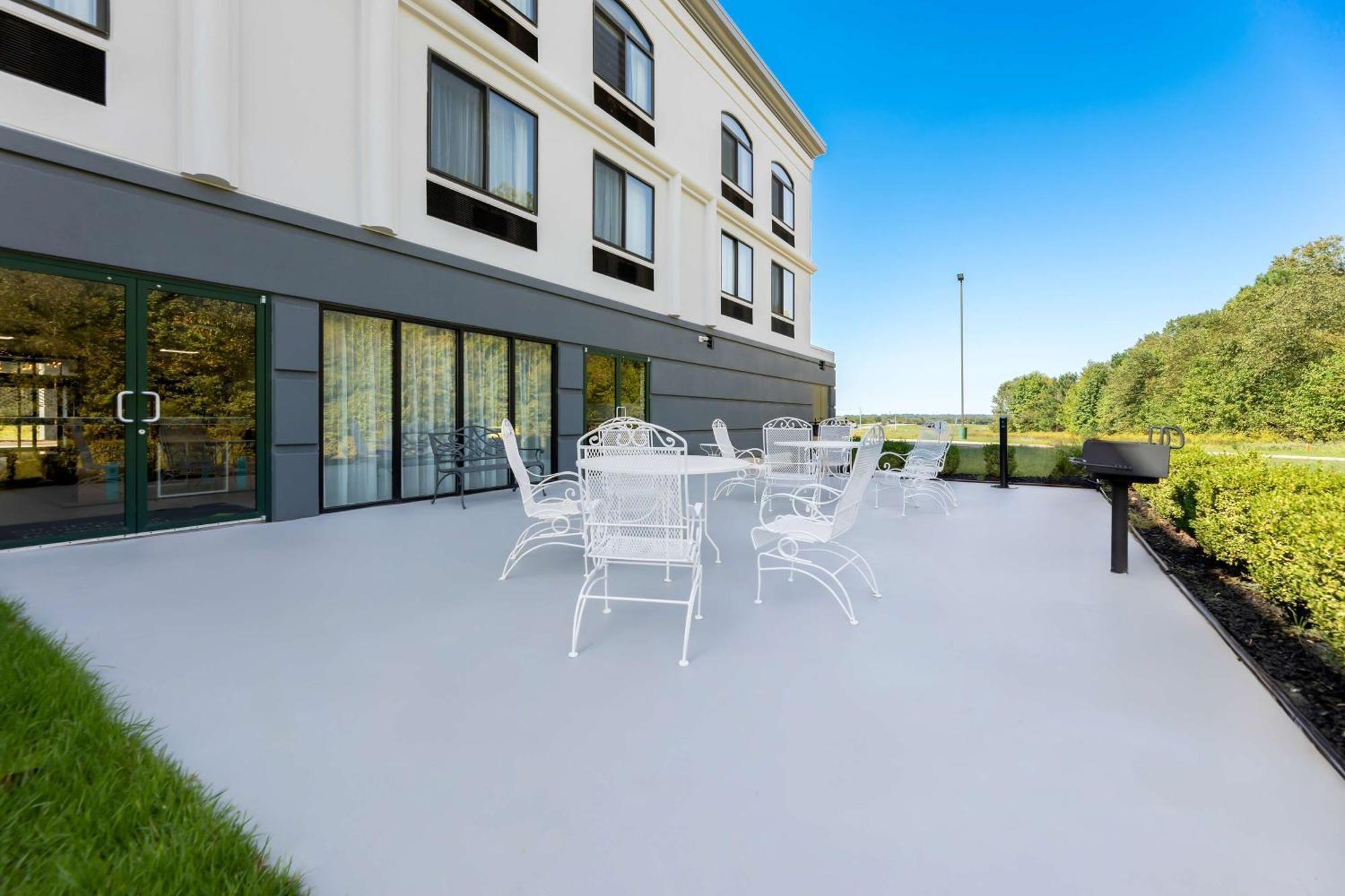 Spark By Hilton Tupelo Exterior photo