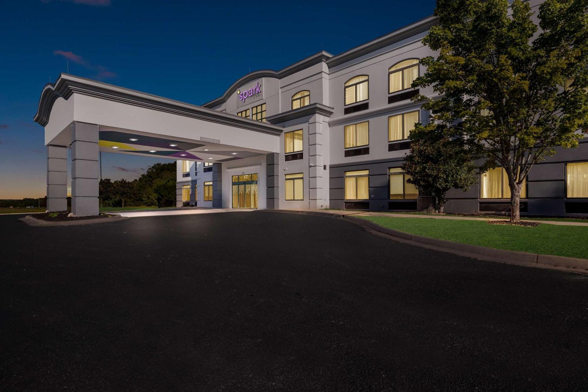 Spark By Hilton Tupelo Exterior photo